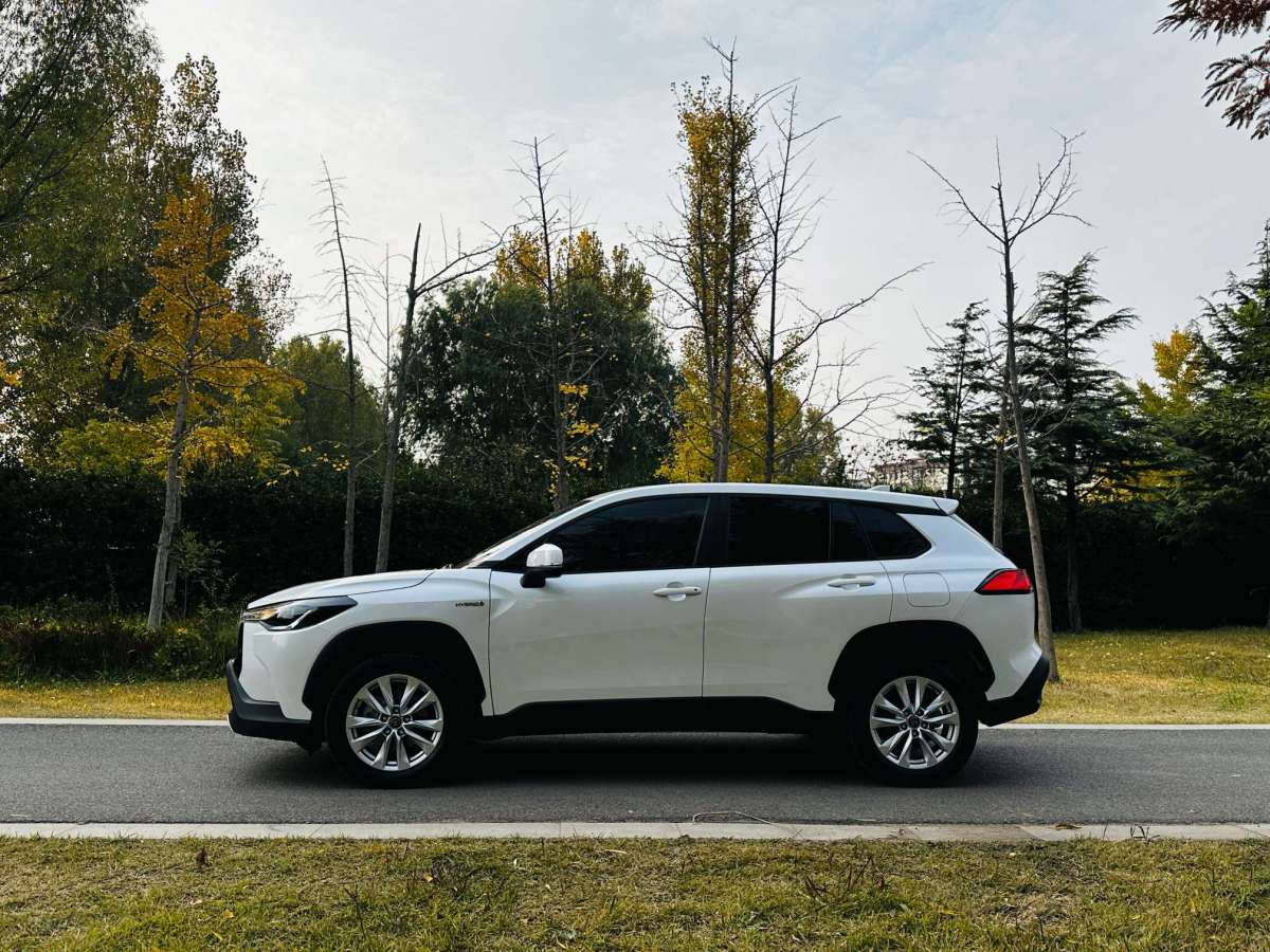 Toyota Corolla Cross 2024 #2 Toyota Corolla Cross 2024 immagine di auto #2