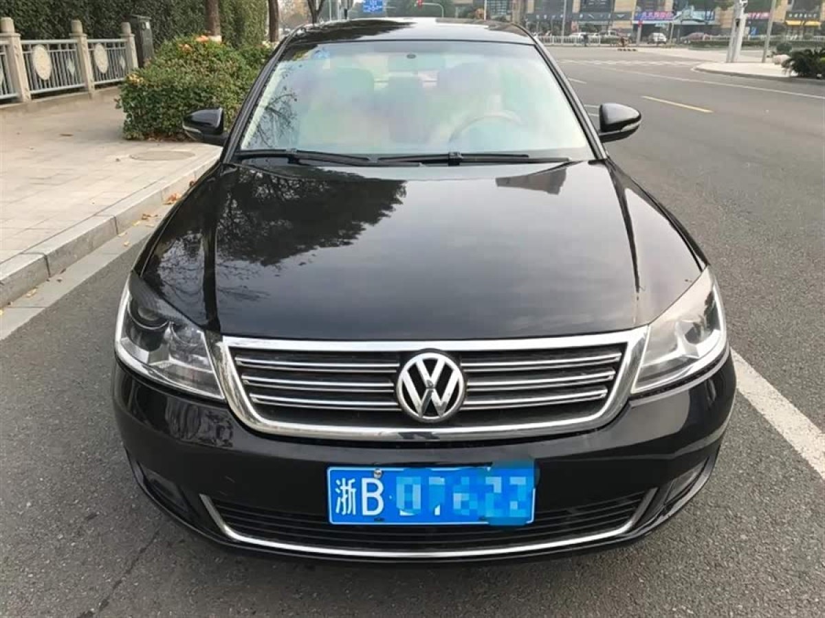 Volkswagen Passat Lingyu 2010 car image #2