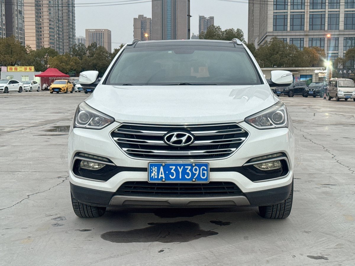 Hyundai Santa Fe 2017 #2 Hyundai Santa Fe 2017 car image #2