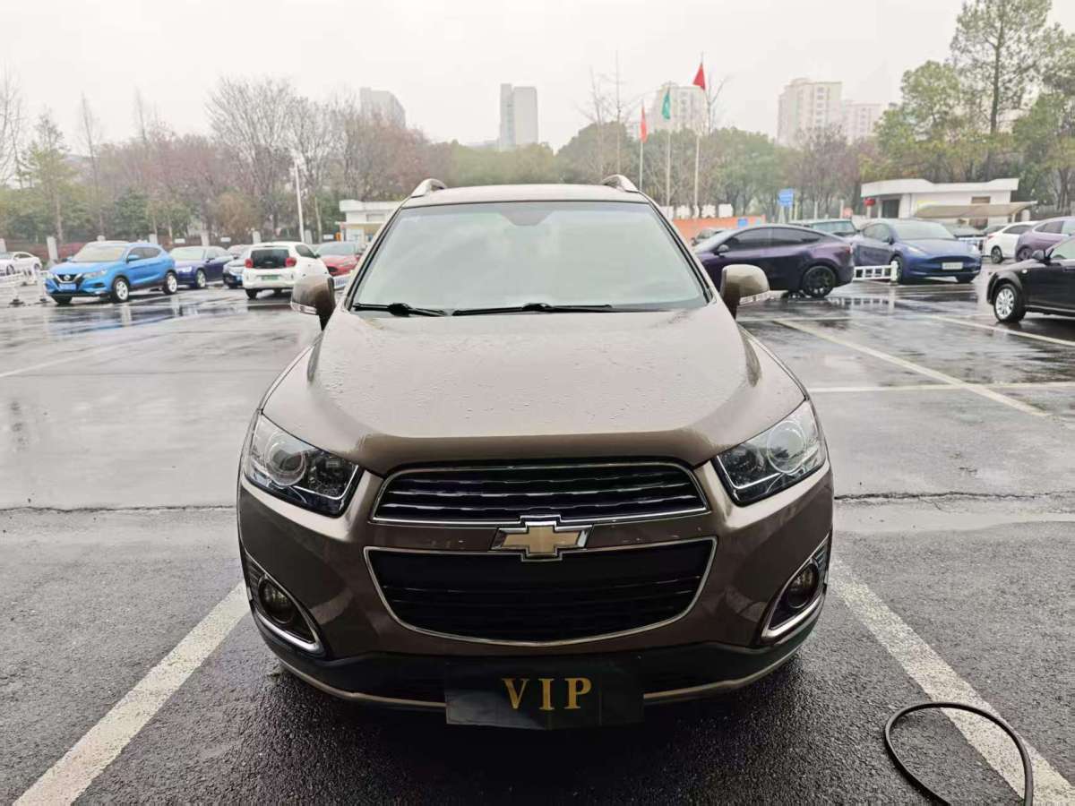Chevrolet Captiva 2016 car image #2