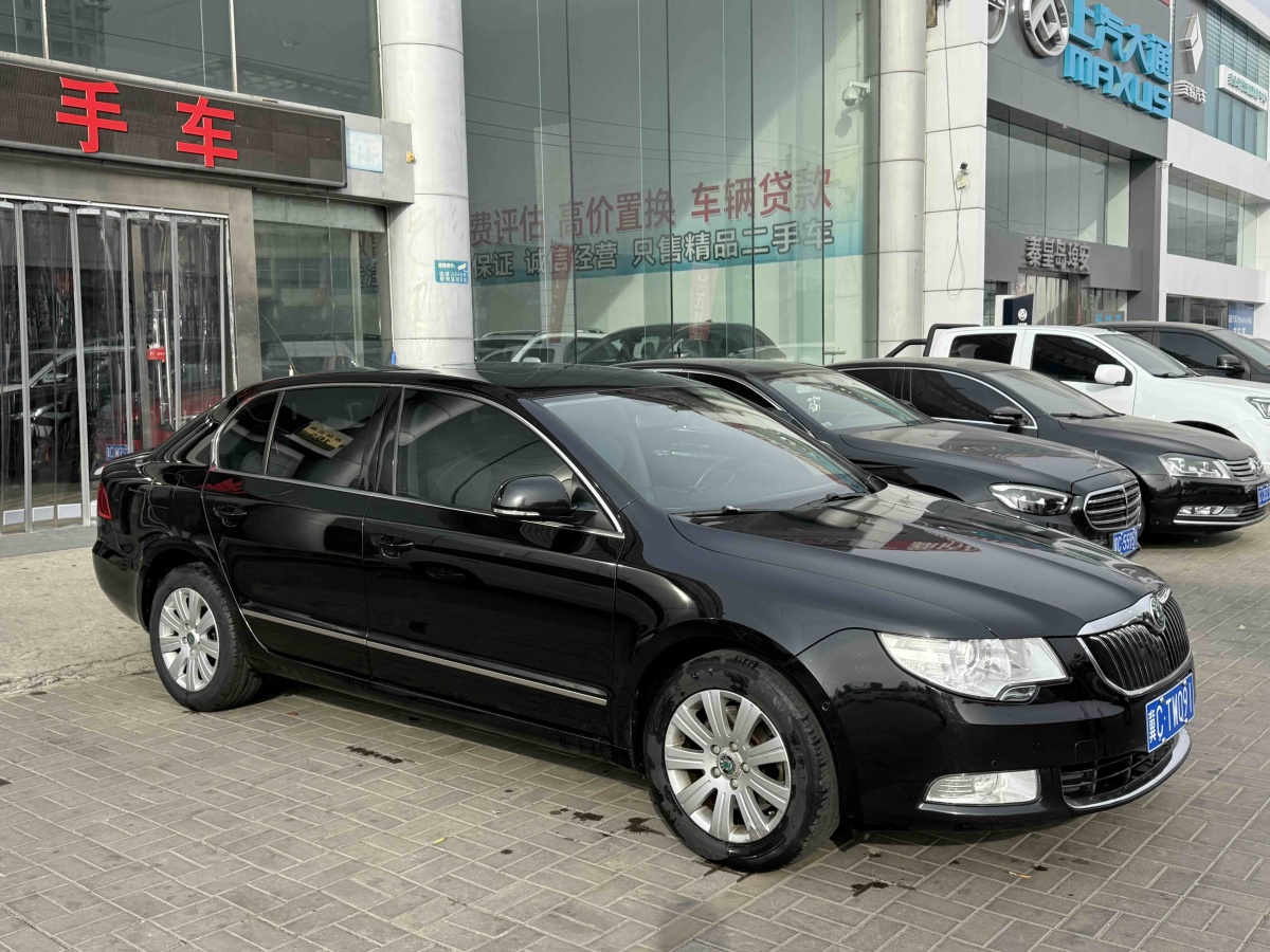 Skoda Superb 2012 immagine di auto #2