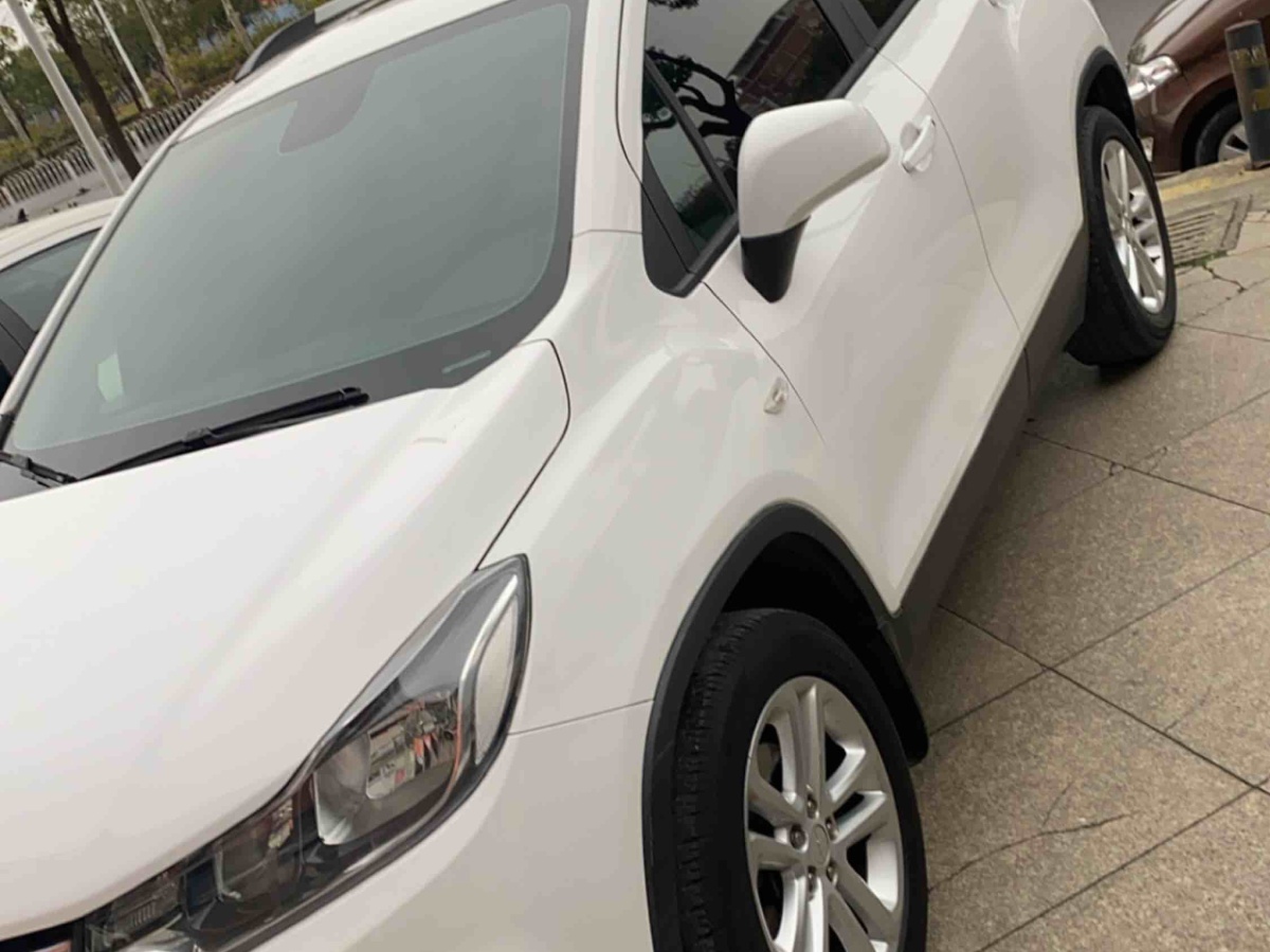 Chevrolet Tracker 2017 #2 Chevrolet Tracker 2017 car image #2