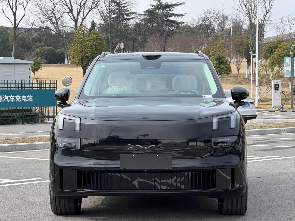 Lynk & Co 900 2025 #2 Lynk & Co 900 2025 car image #2