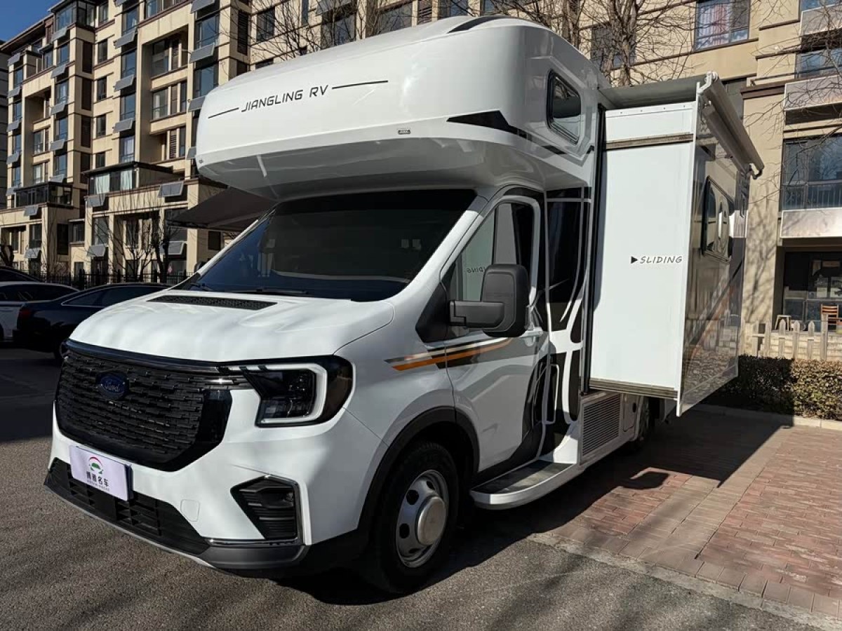 Ford Transit T8 2025 car image #2