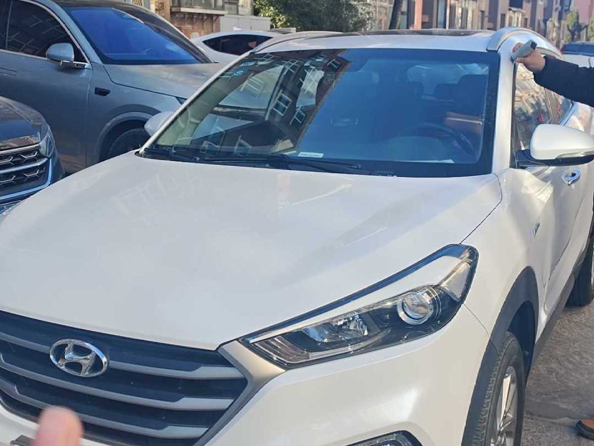 Hyundai Tucson 2017 car image #2