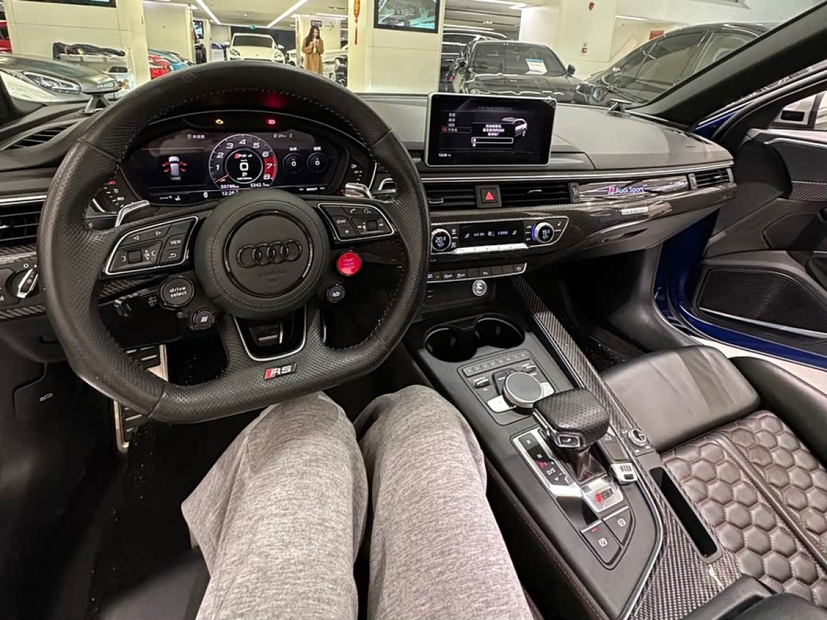 Audi RS 4 2019 car image #2