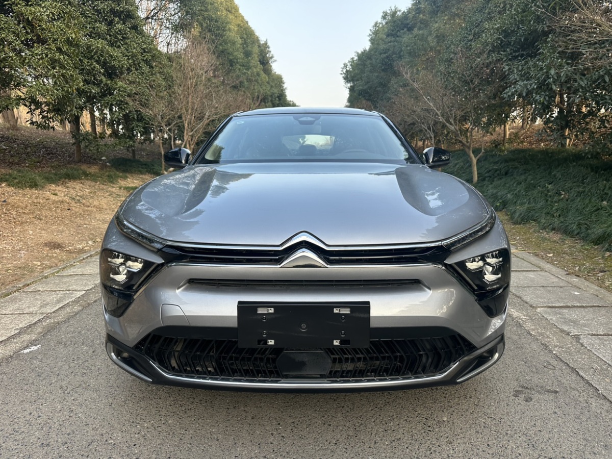 Citroen C5 X 2025 car image #2