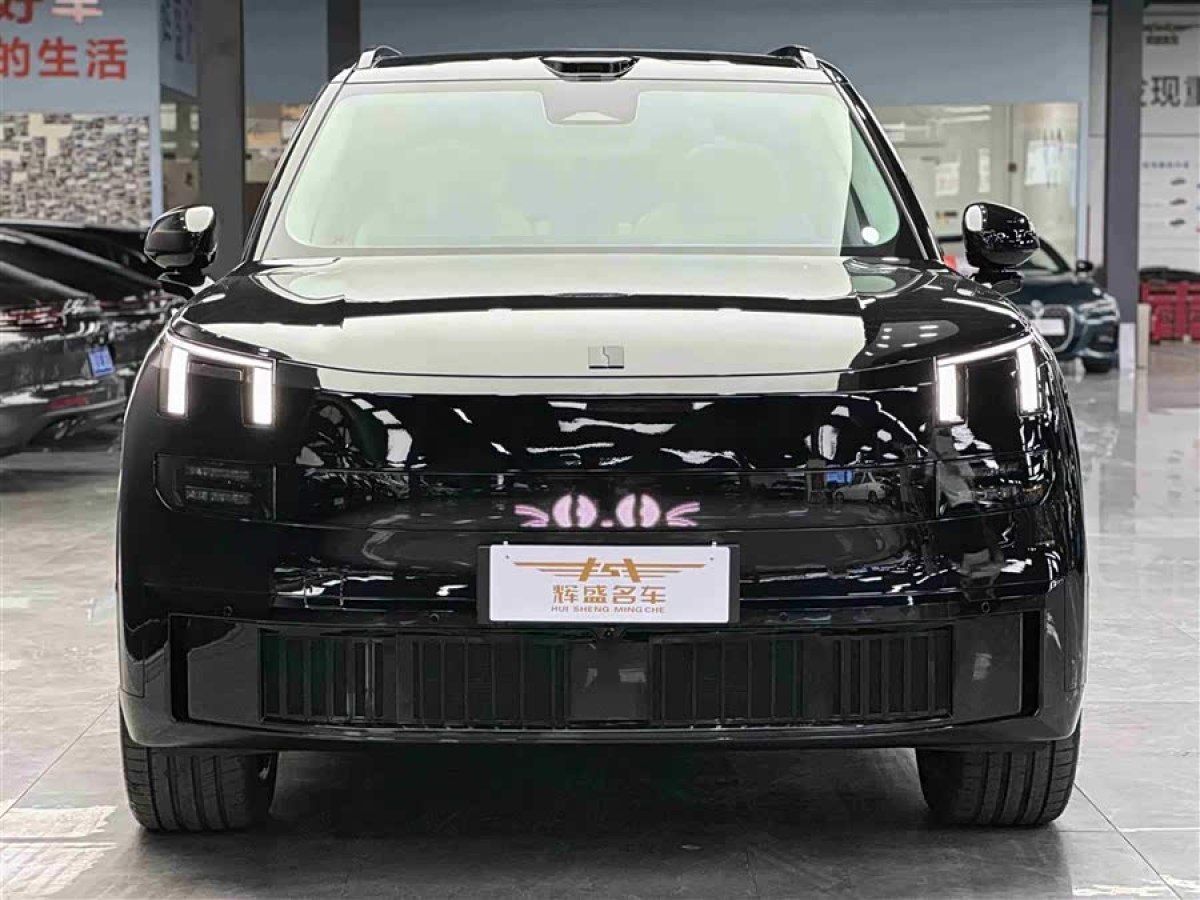 Lynk & Co 900 2025 car image #2