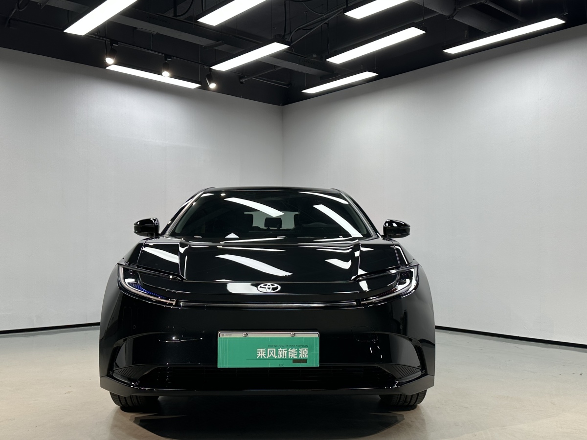 Toyota bZ5 2025 car image #2