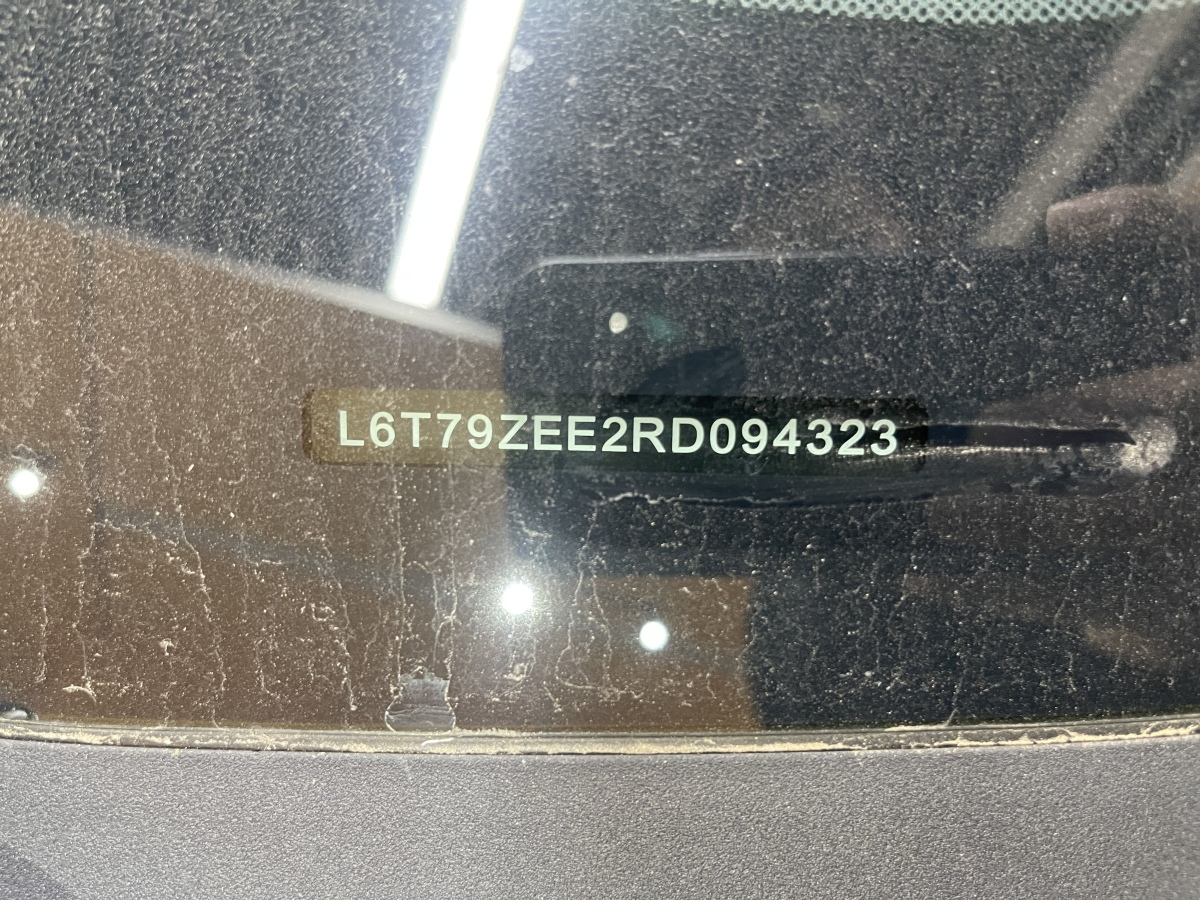 Lynk & Co Z10 2024 #2 Lynk & Co Z10 2024 car image #2