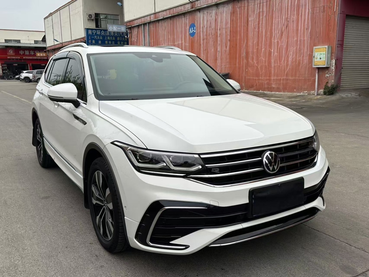 Volkswagen Tiguan L 2022 #2 Volkswagen Tiguan L 2022 car image #2