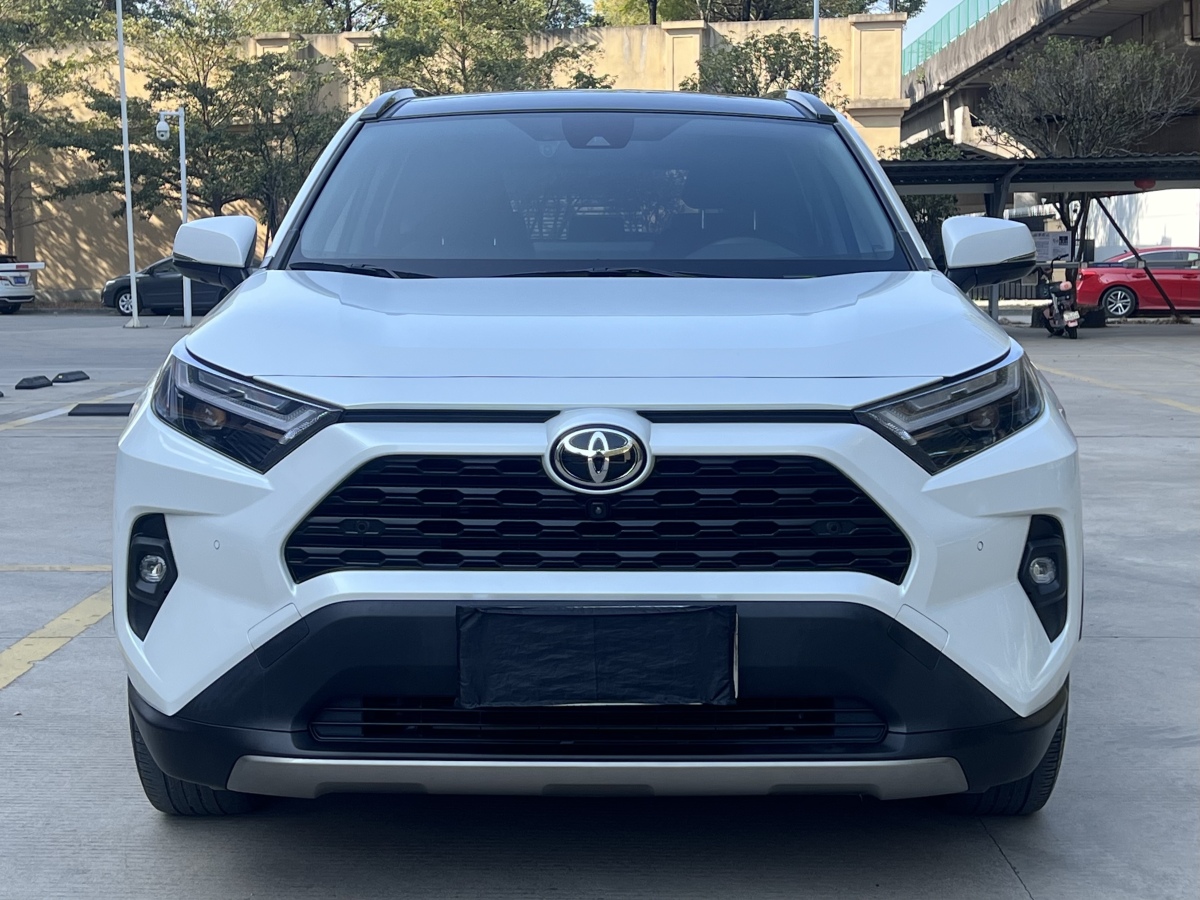 Toyota RAV4 2024 car image #2