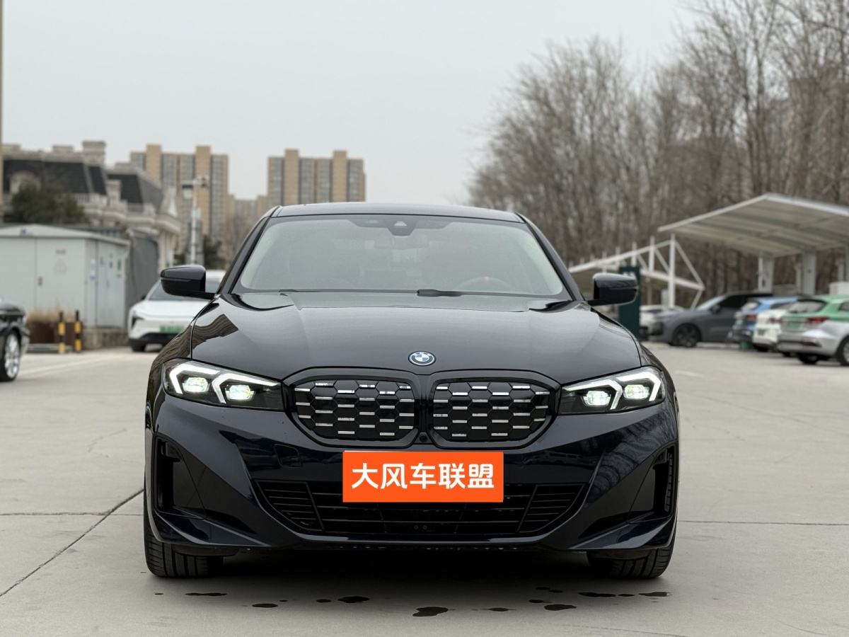 BMW i3 2023 immagine di auto #2