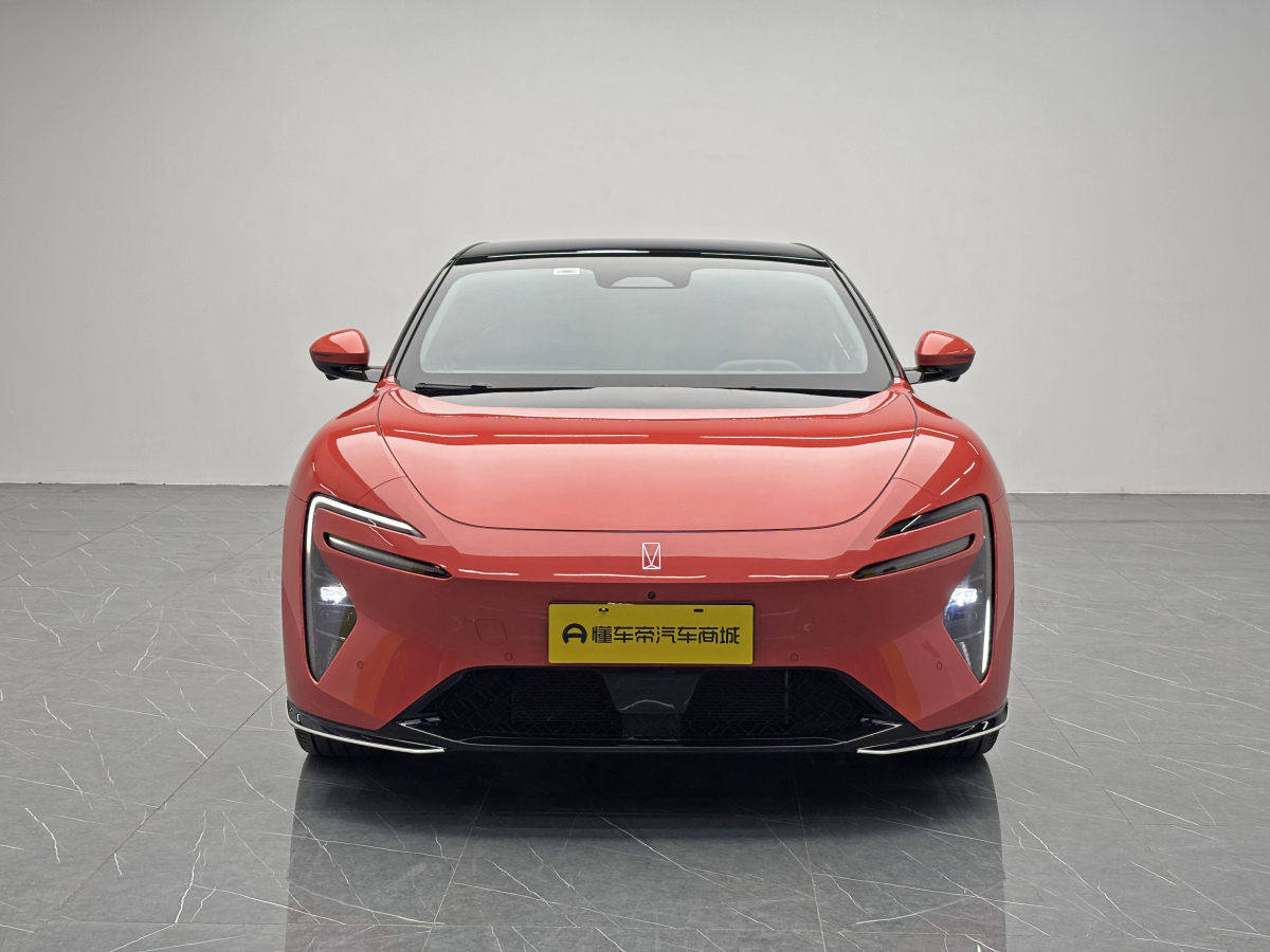 Avatr 06 2025 car image #2