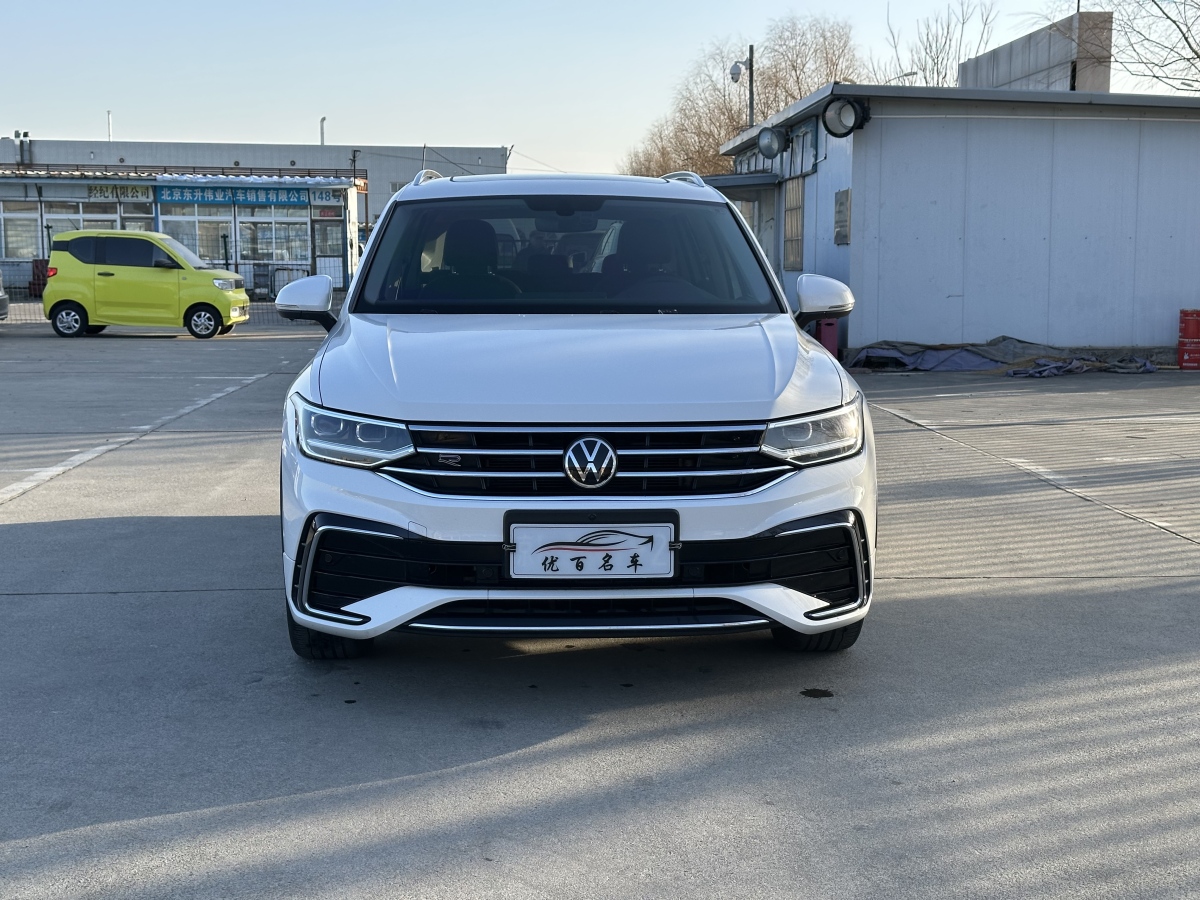 Volkswagen Tiguan L 2021 car image #2