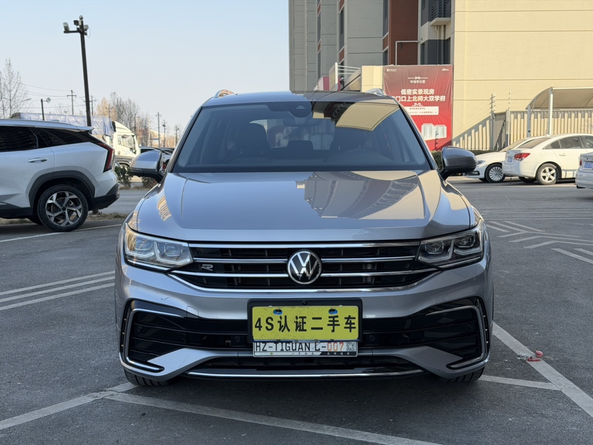 Volkswagen Tiguan L 2021 car image #2