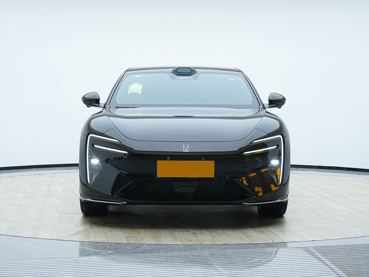 Avatr 06 2025 car image #2