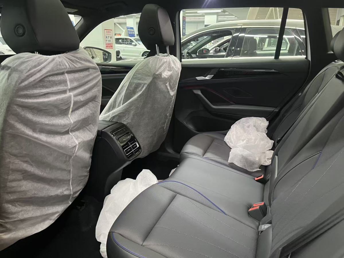 Volkswagen Tiguan L 2025 #2 Volkswagen Tiguan L 2025 immagine di auto #2