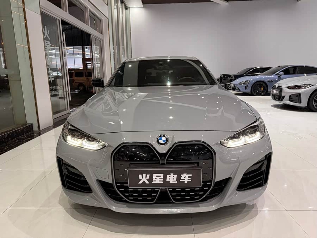 BMW i4 2025 car image #2