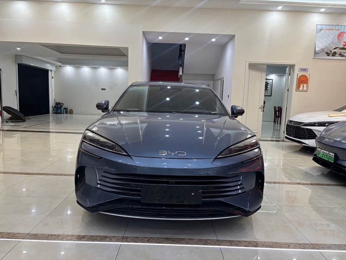 BYD Seal 07 DM-i 2025 #2 BYD Seal 07 DM-i 2025 car image #2