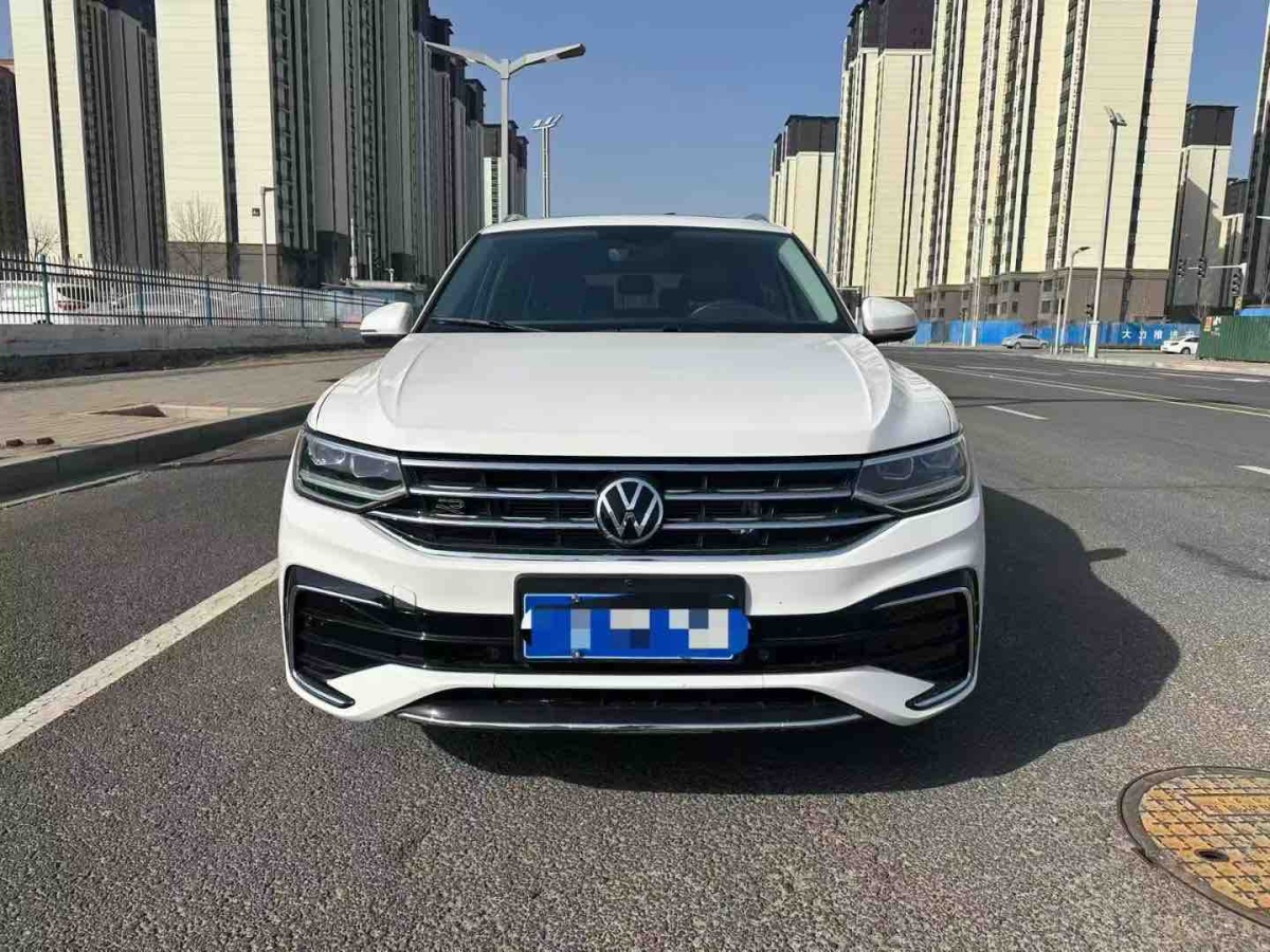 Volkswagen Tiguan L 2021 صورة سيارة #2
