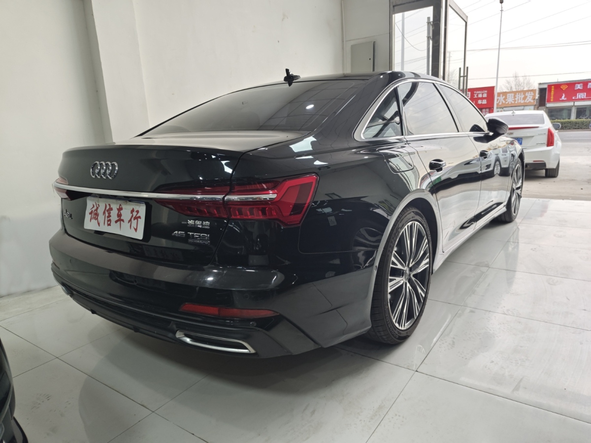 Audi 2019 car image #2