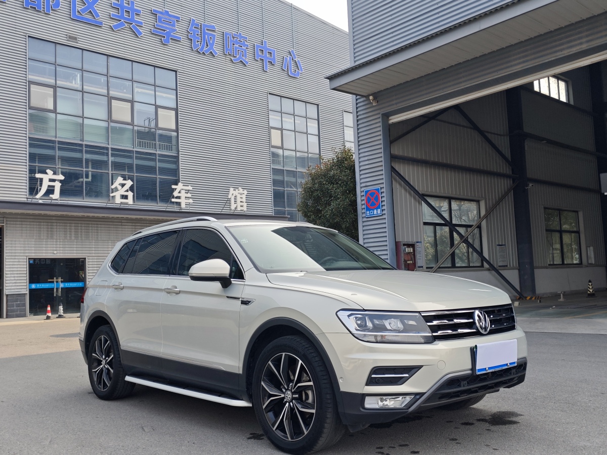 Volkswagen Tiguan L 2019 car image #2
