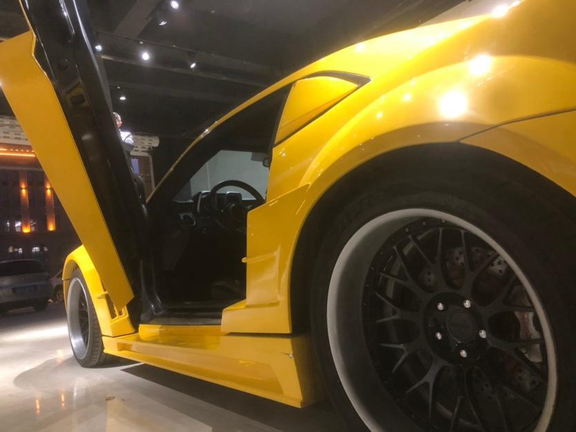 Chevrolet 2011 car image #2