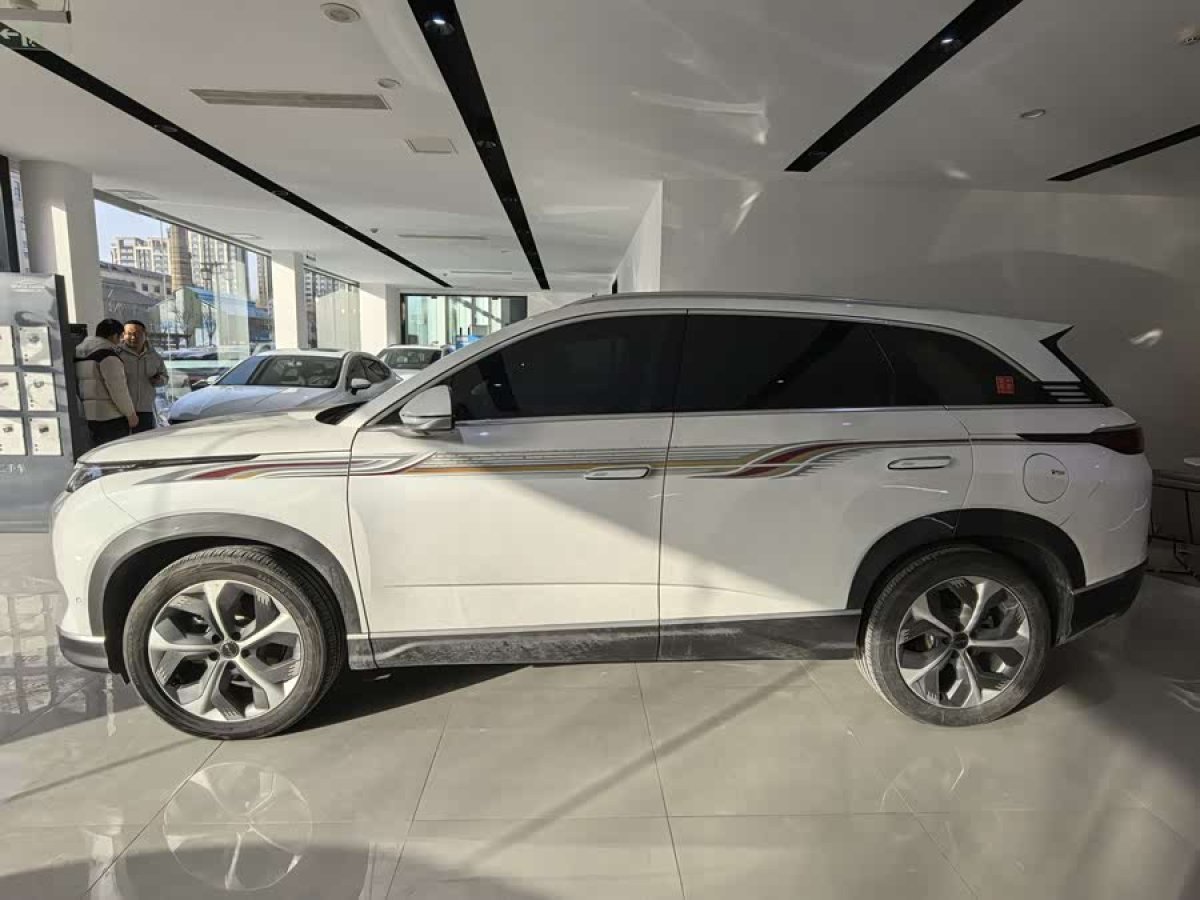 BYD Frigate 07 2024 #2 BYD Frigate 07 2024 car image #2