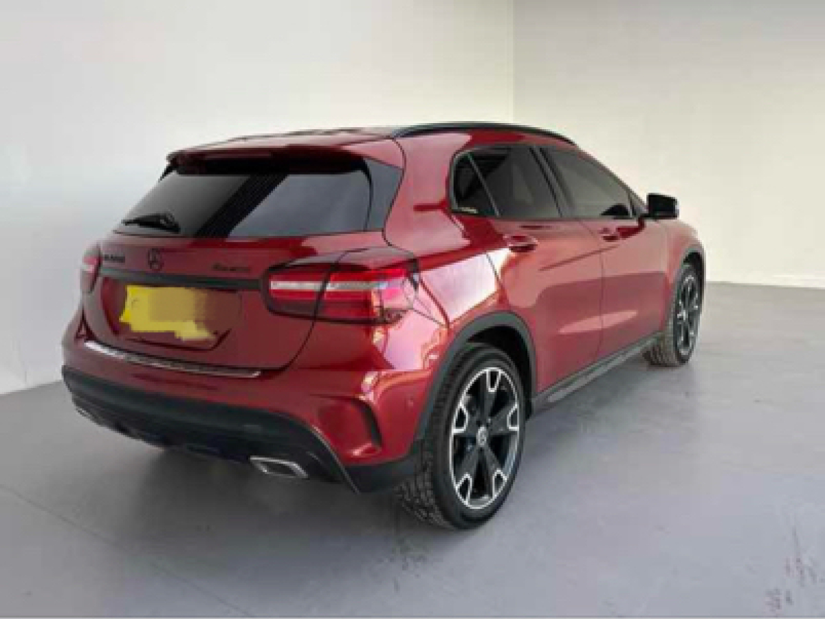 Mercedes-Benz GLA Class 2018 car image #2