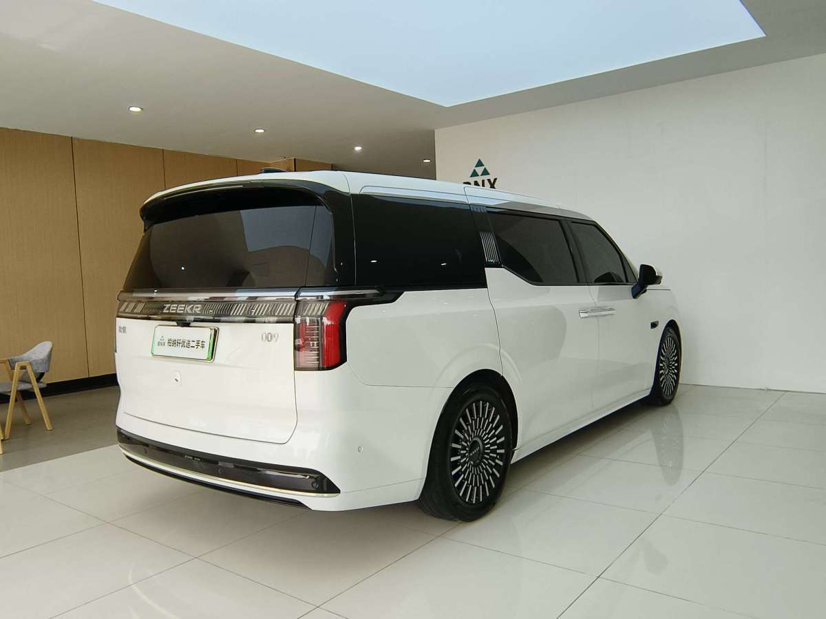 极氪 极氪009 2024 汽车图片 #2