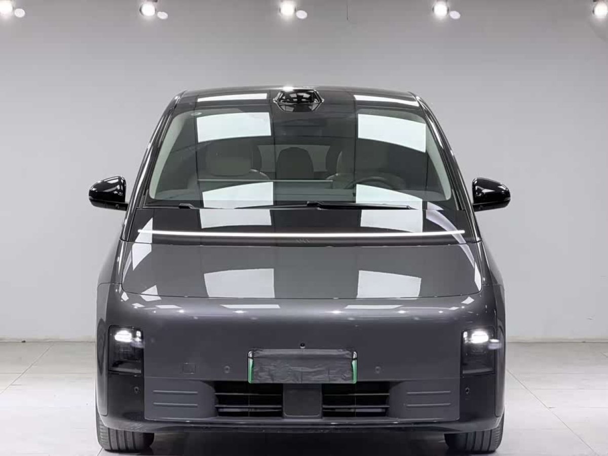 理想汽车 理想MEGA 2024 汽车图片 #2