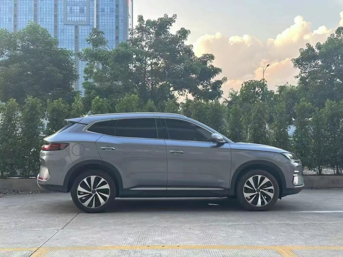 BYD Song Plus New Energy 2025 car image #2