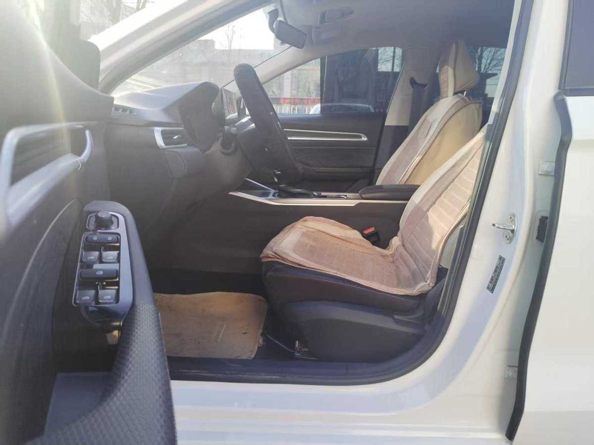 GEELY Emgrand 2025 car image #2