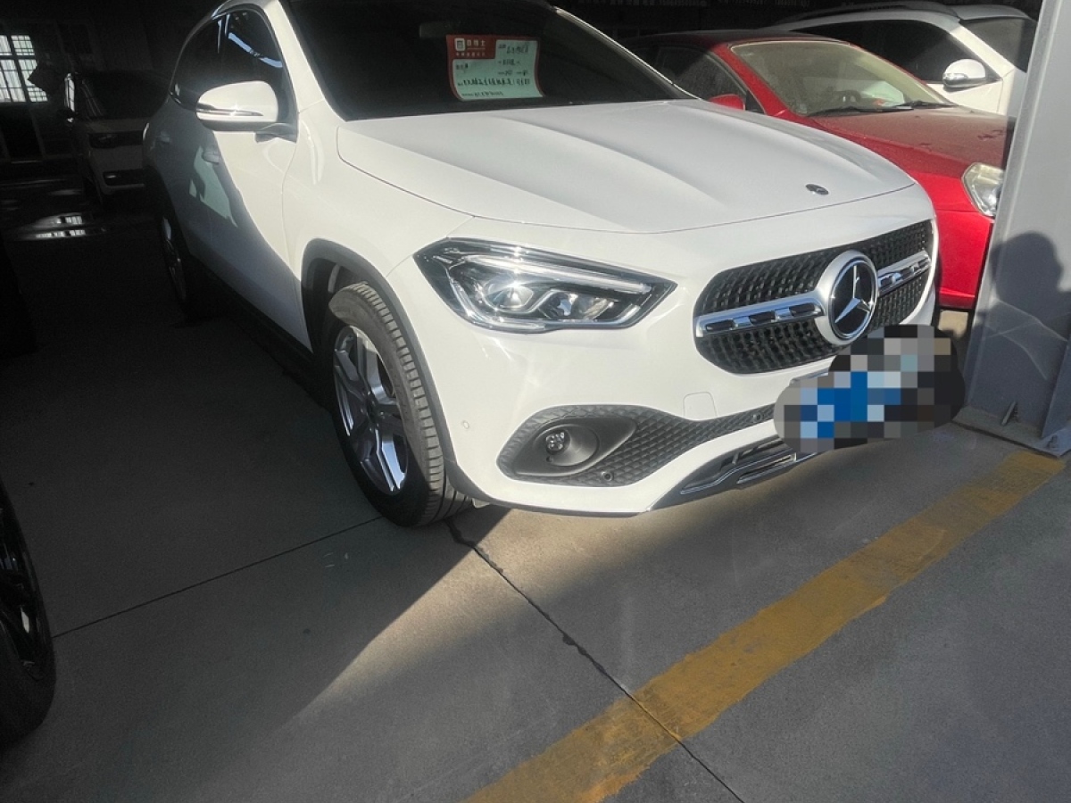 Mercedes-Benz GLA Class 2021 car image #2