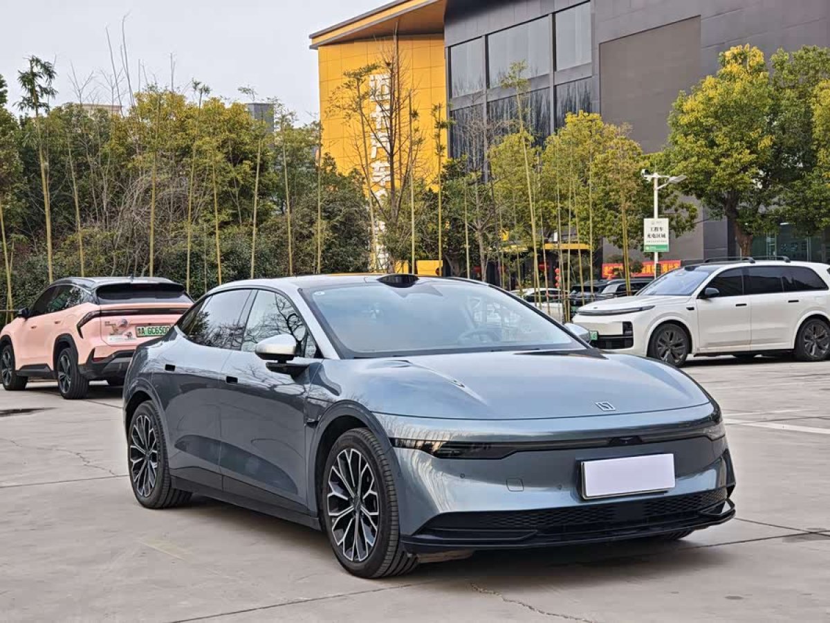 极氪 极氪007 2024 汽车图片 #2