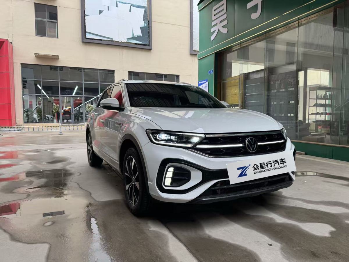 Volkswagen T-Roc 2025 car image #2