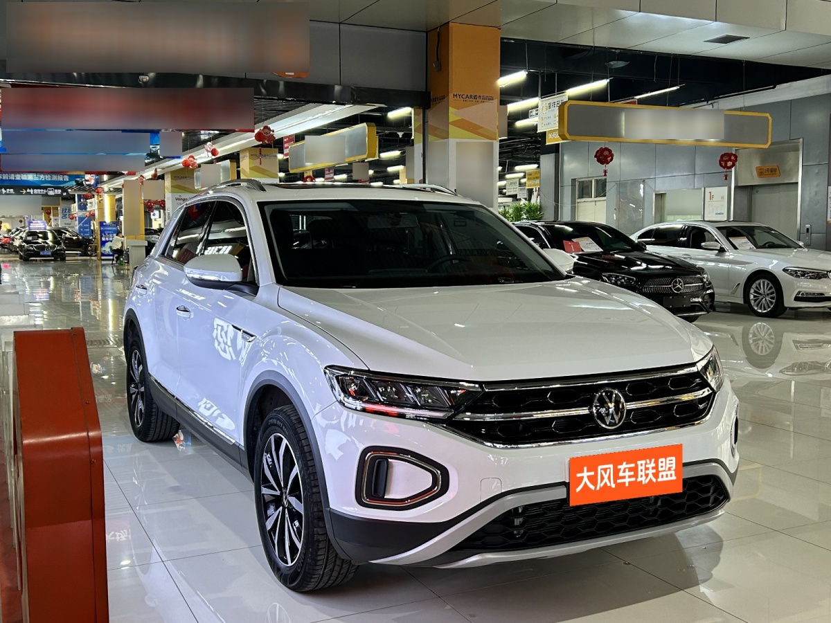 Volkswagen T-Roc 2025 immagine di auto #2