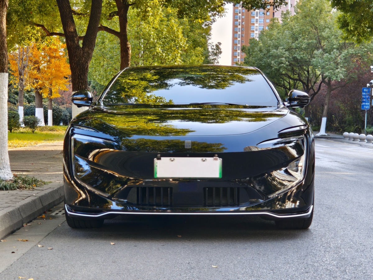 Avatr 12 2023 car image #2