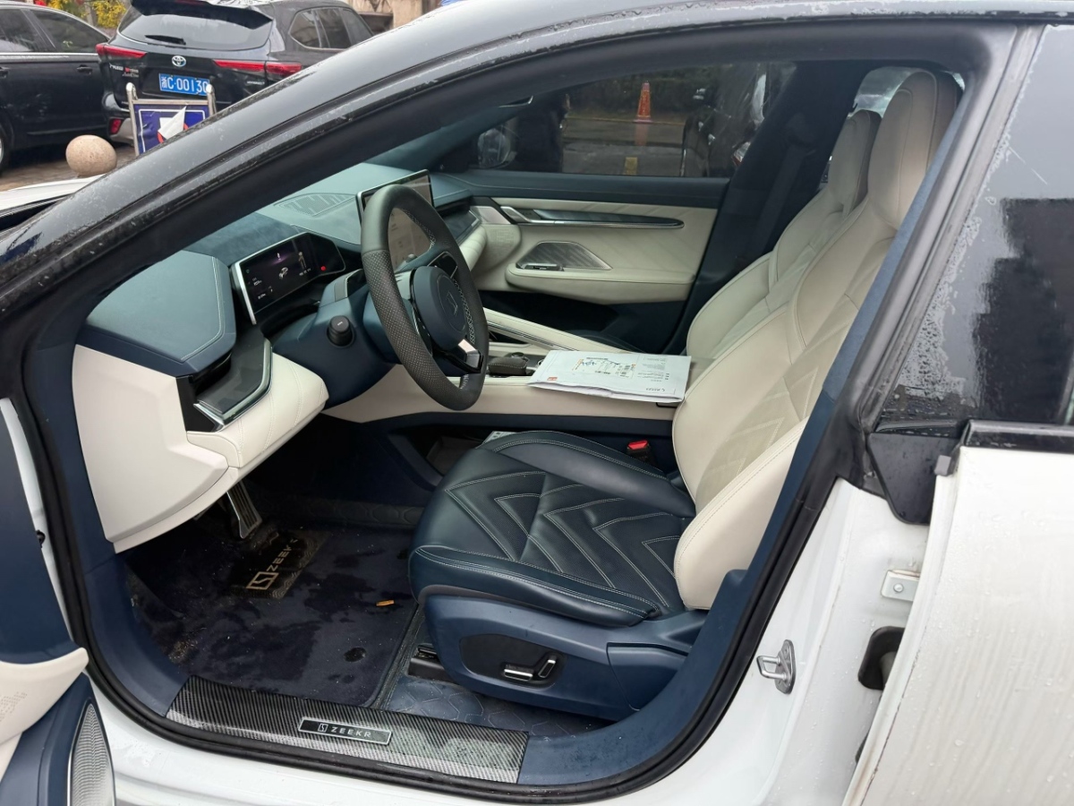 极氪 极氪001 2022 汽车图片 #2