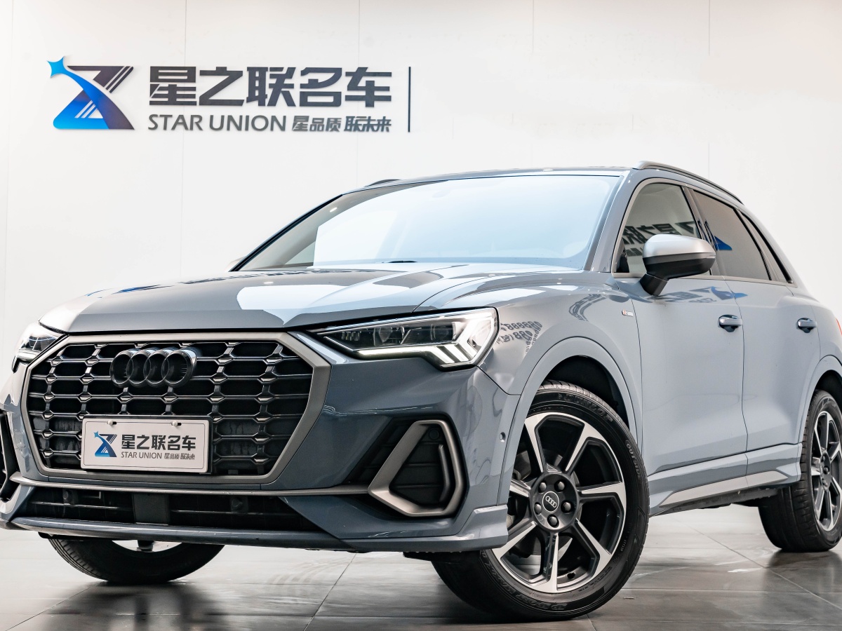 Audi Q3 2023 car image #2