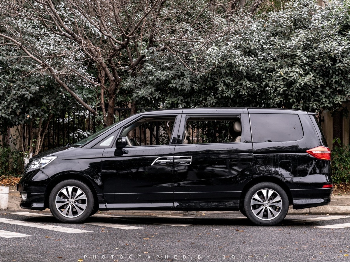 Honda Elysion 2013 صورة سيارة #2