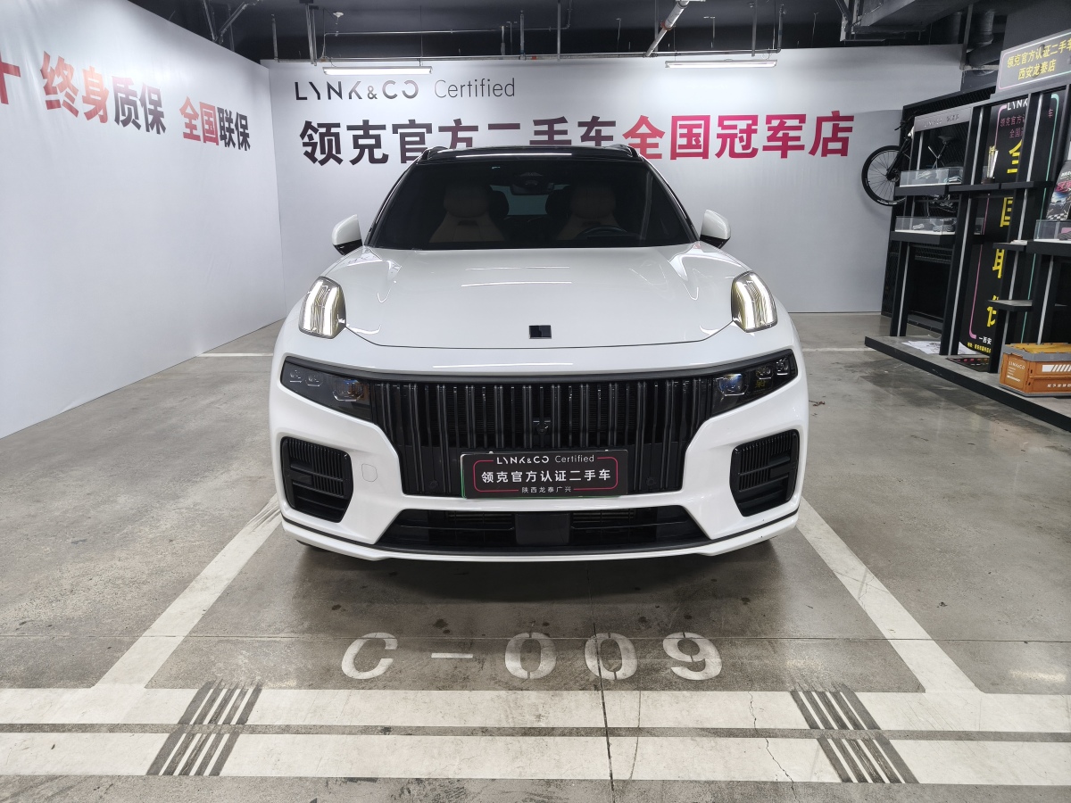 Lynk & Co 09 EM-P 2022 car image #2