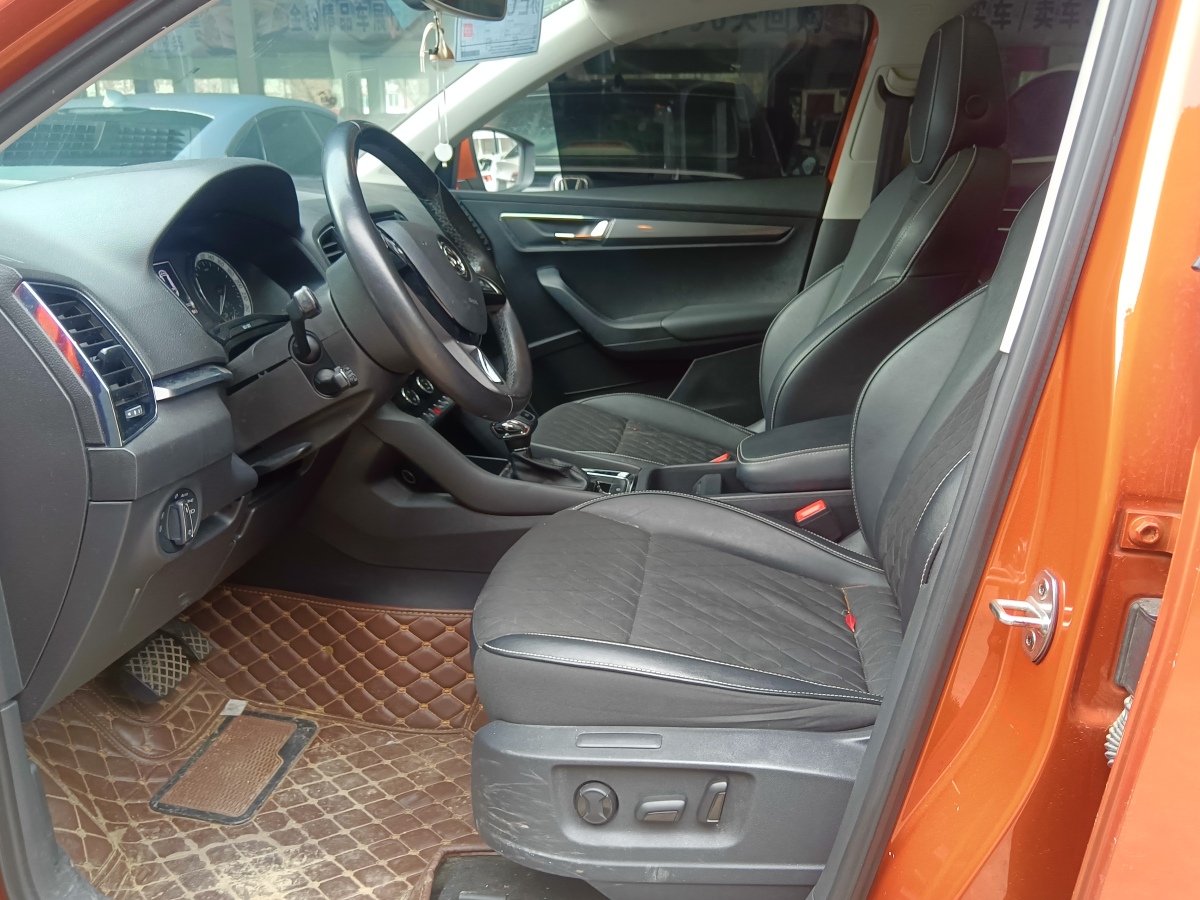 Skoda Karoq 2018 изображение автомобиля #2