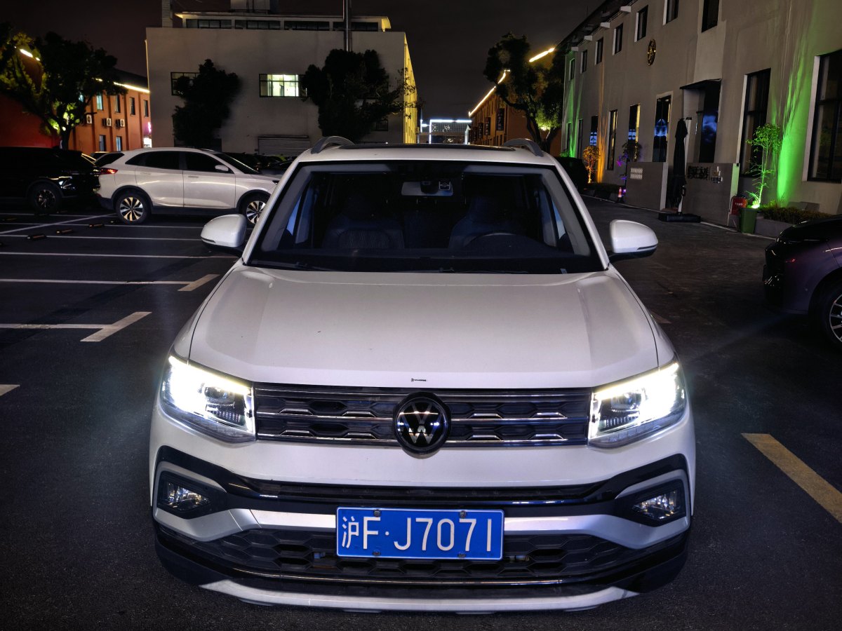 Volkswagen T-Cross 2024 car image #2
