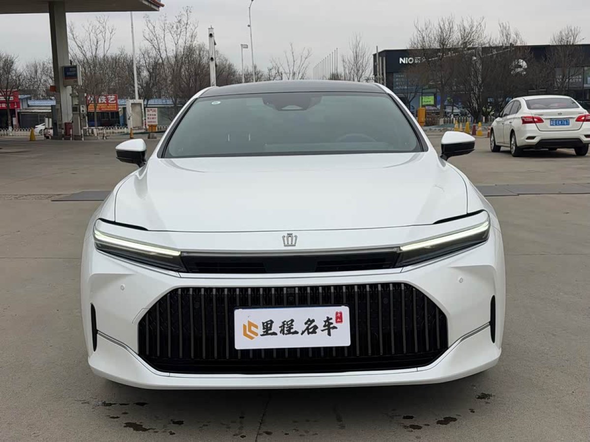 Toyota Crown 2025 immagine di auto #2