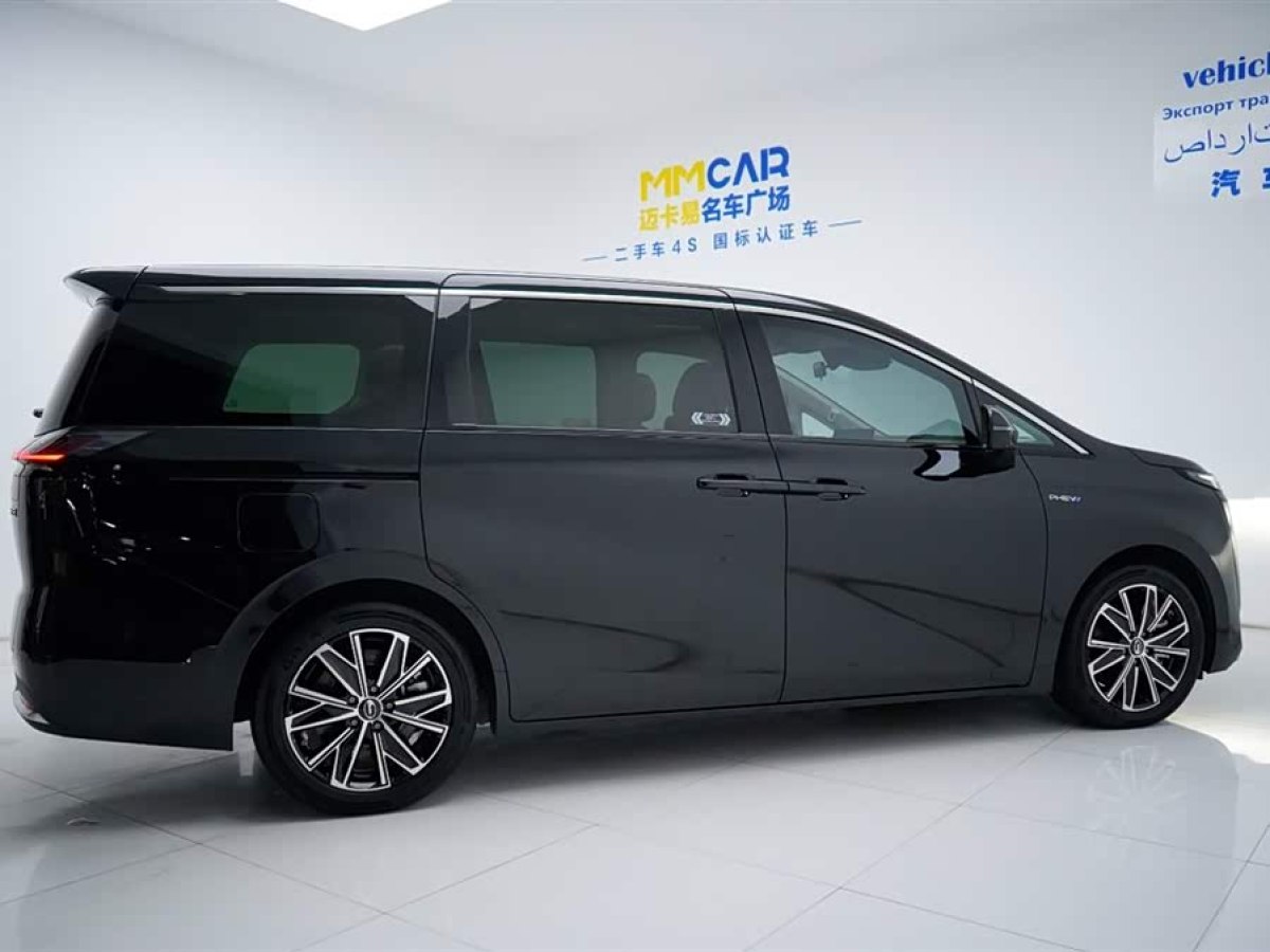 GAC Trumpchi E8 New Energy 2024 car image #2