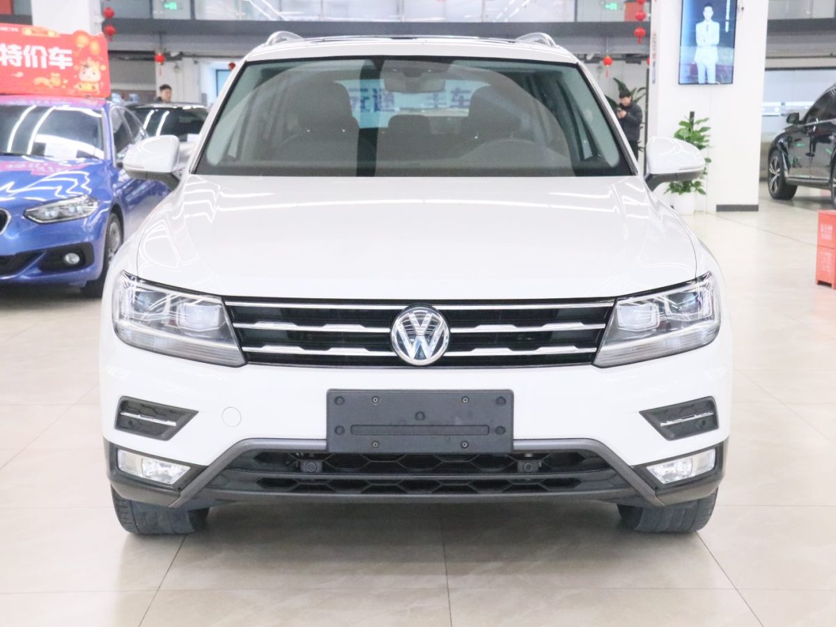 Volkswagen Tiguan L 2020 #2 Volkswagen Tiguan L 2020 car image #2