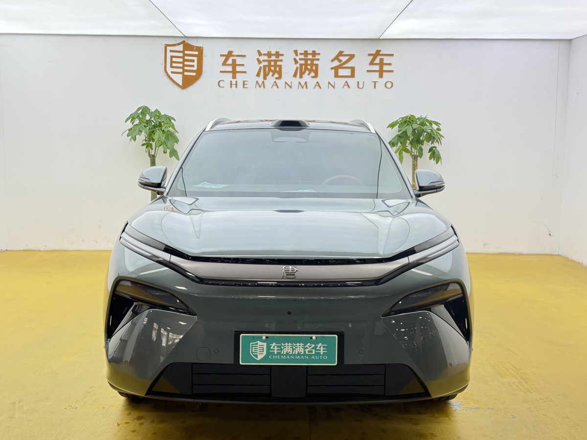 BYD Tang L 2025 صورة سيارة #2