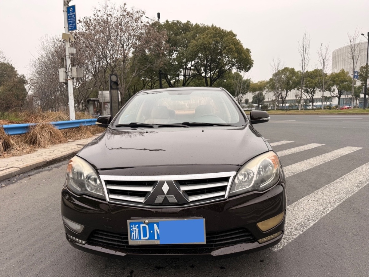 Soueast V5 Lingzhi 2012 car image #2